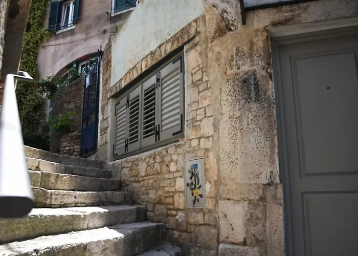 شقة Modern Stairs *