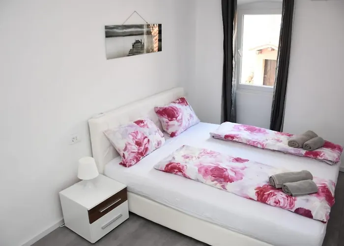 شقة Modern Stairs